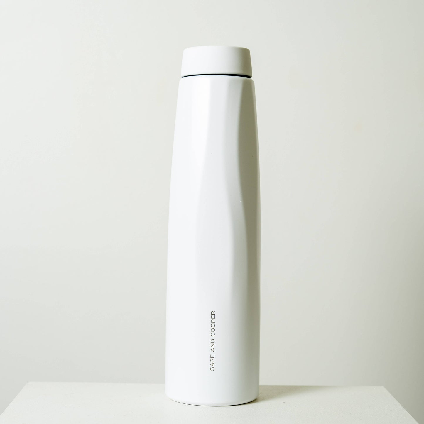 Calypso 750ml Bottle: White